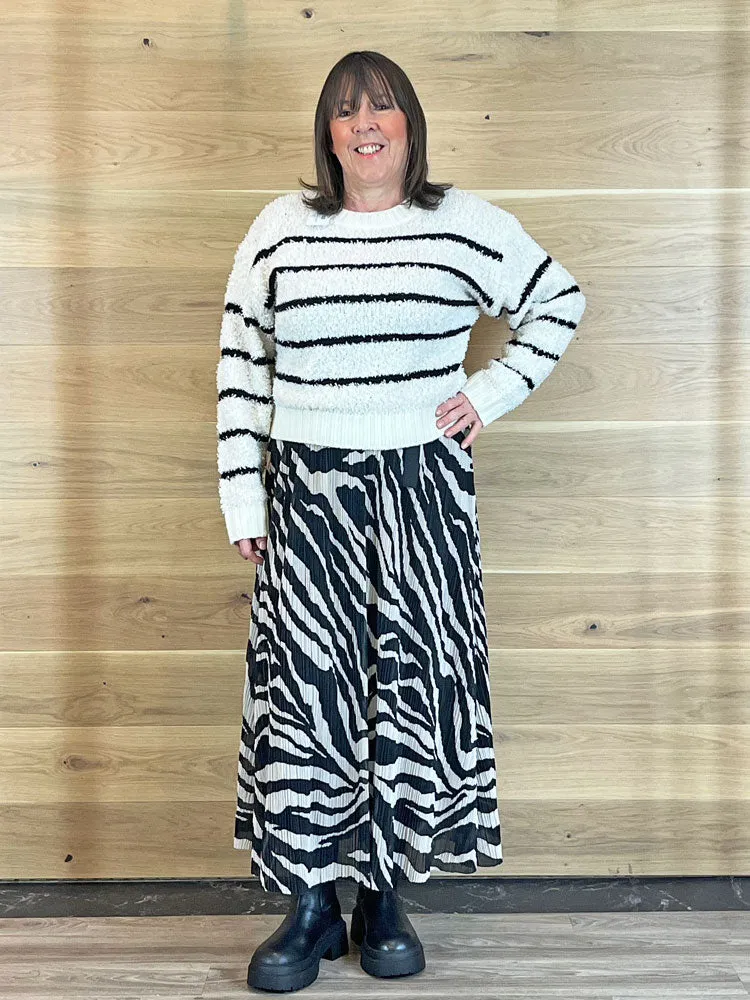 Oui Patterned Maxi Skirt Off White & Black