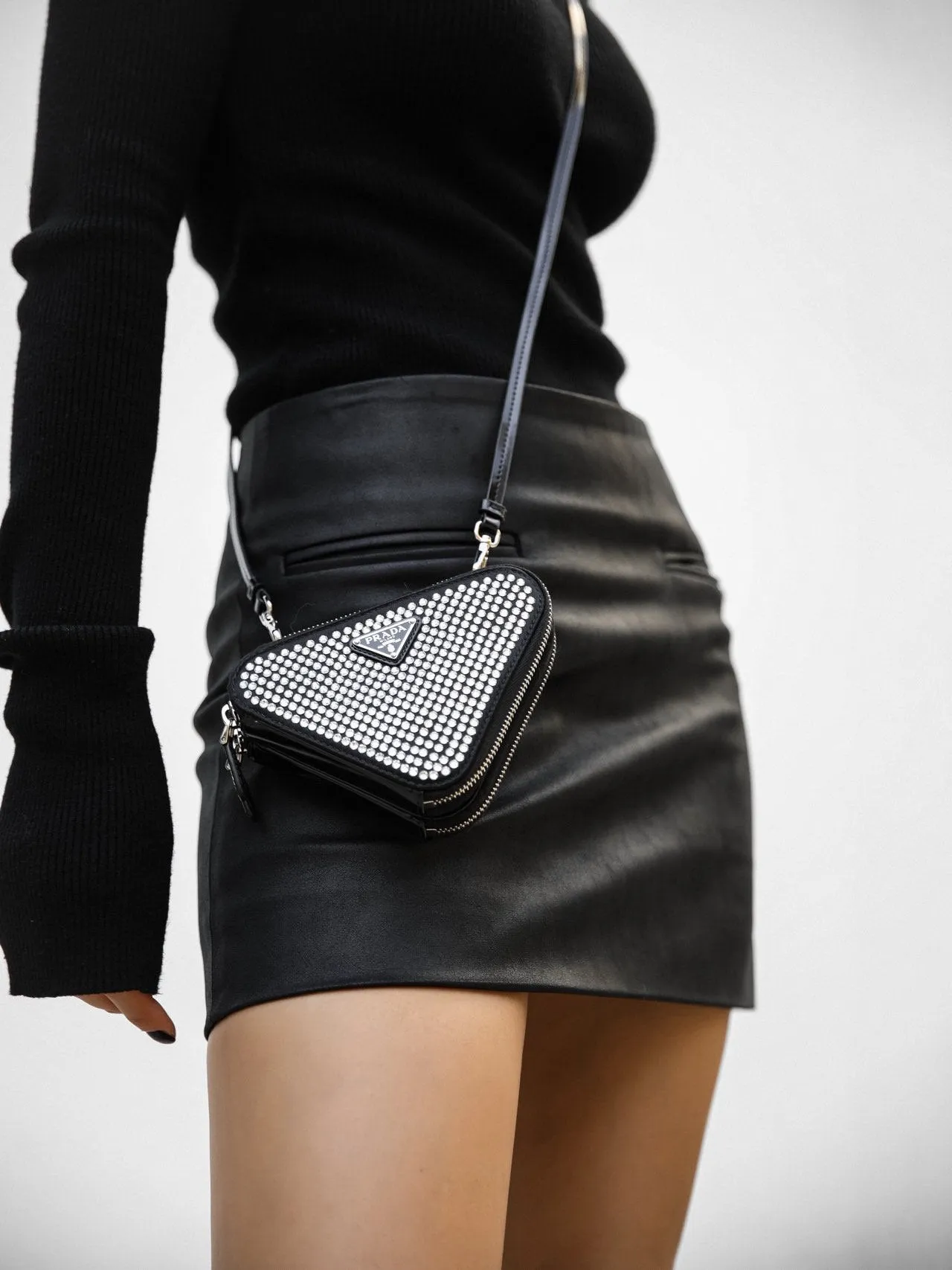 POCKET DETAIL SUEDE SKIRT