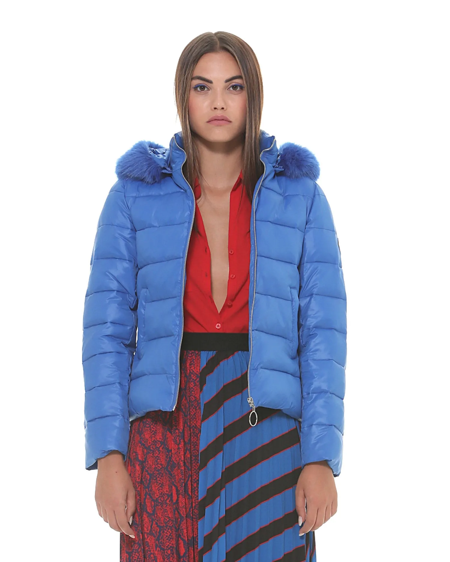 Short and quilted down jacket
