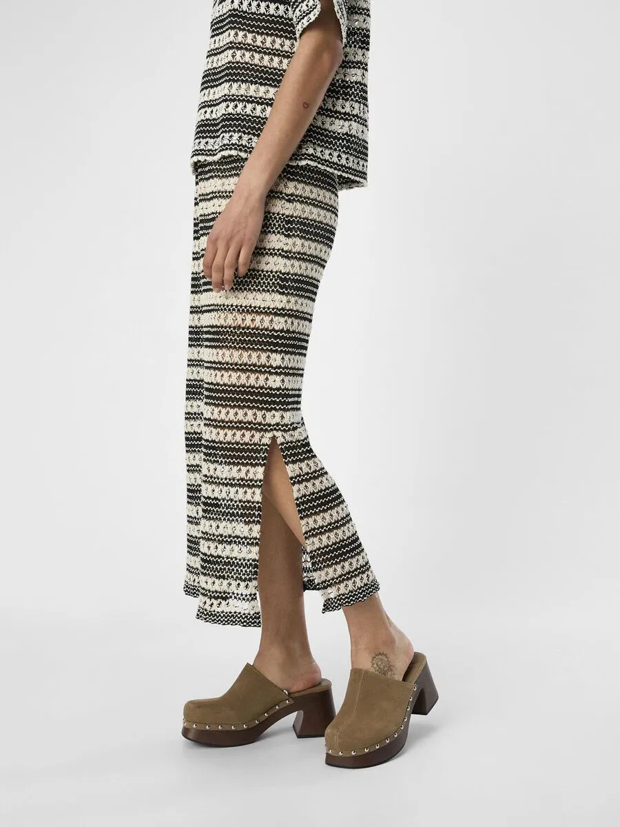 Thine Skirt (Black/Sandshell)